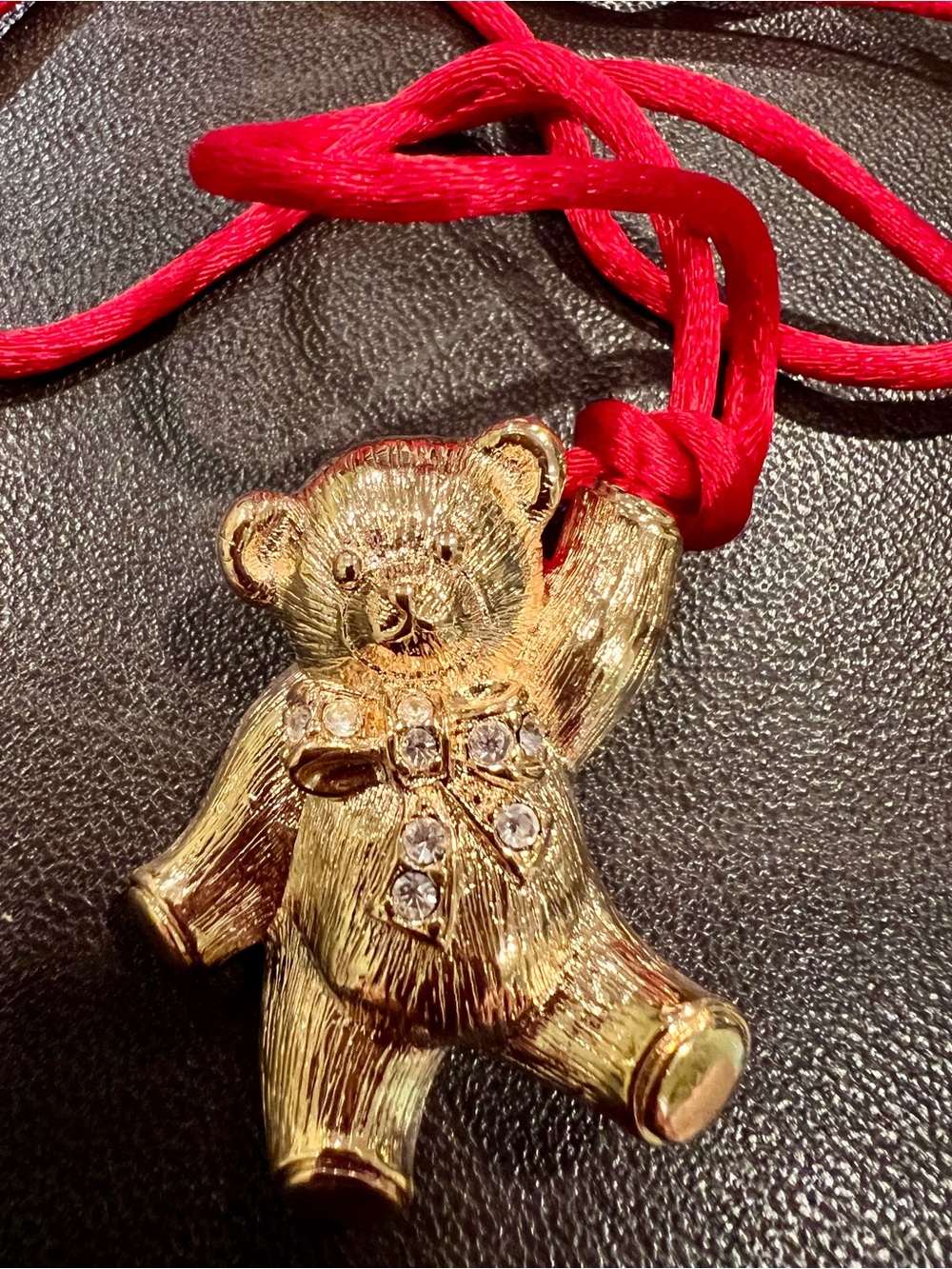 Vintage AVON Heavy Teddy Bear Brooch/Pendant Clear Rhinestone Bow Red Cord